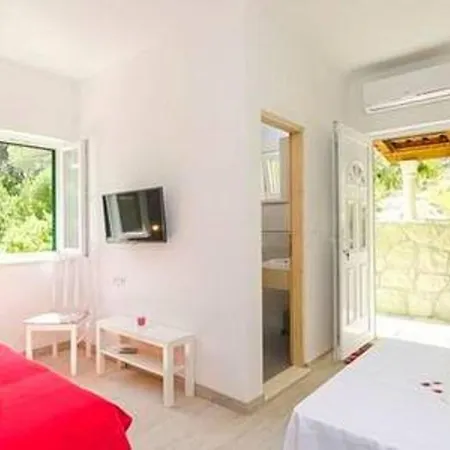 Matusko - Studio With Balcony And Sea View Korita